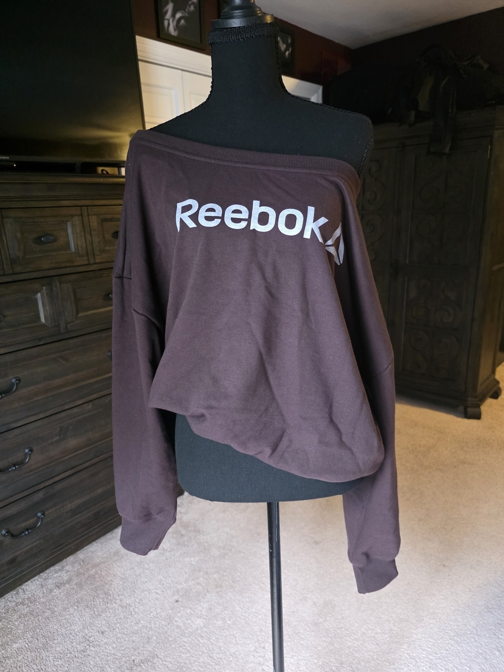 Reebok Studio Chocolate Off Shoulder Sweatshirt Women’s Large NWT Y2K Athleisure